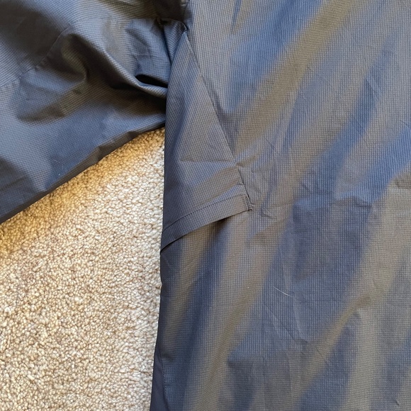 Lululemon Men’s Running Jacket – Black (Size M, EUC) - Picture 6 of 8